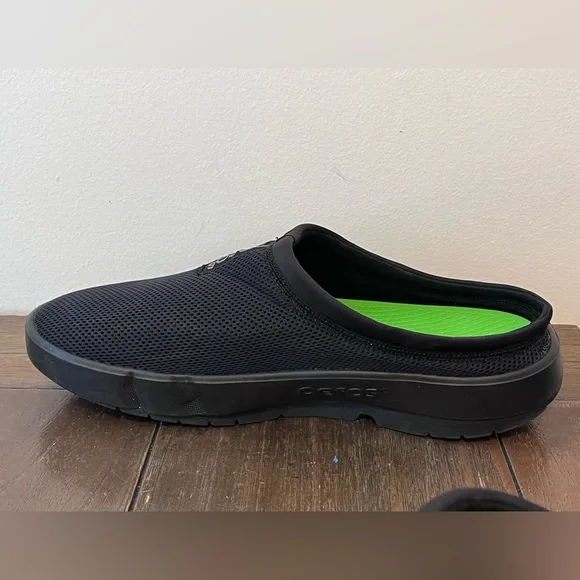 OOFOS Black Slip-On Loafers - Picture 4 of 10